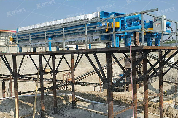 礦山洗砂怎么脫水，污泥脫水機(jī)可以脫干凈嗎？